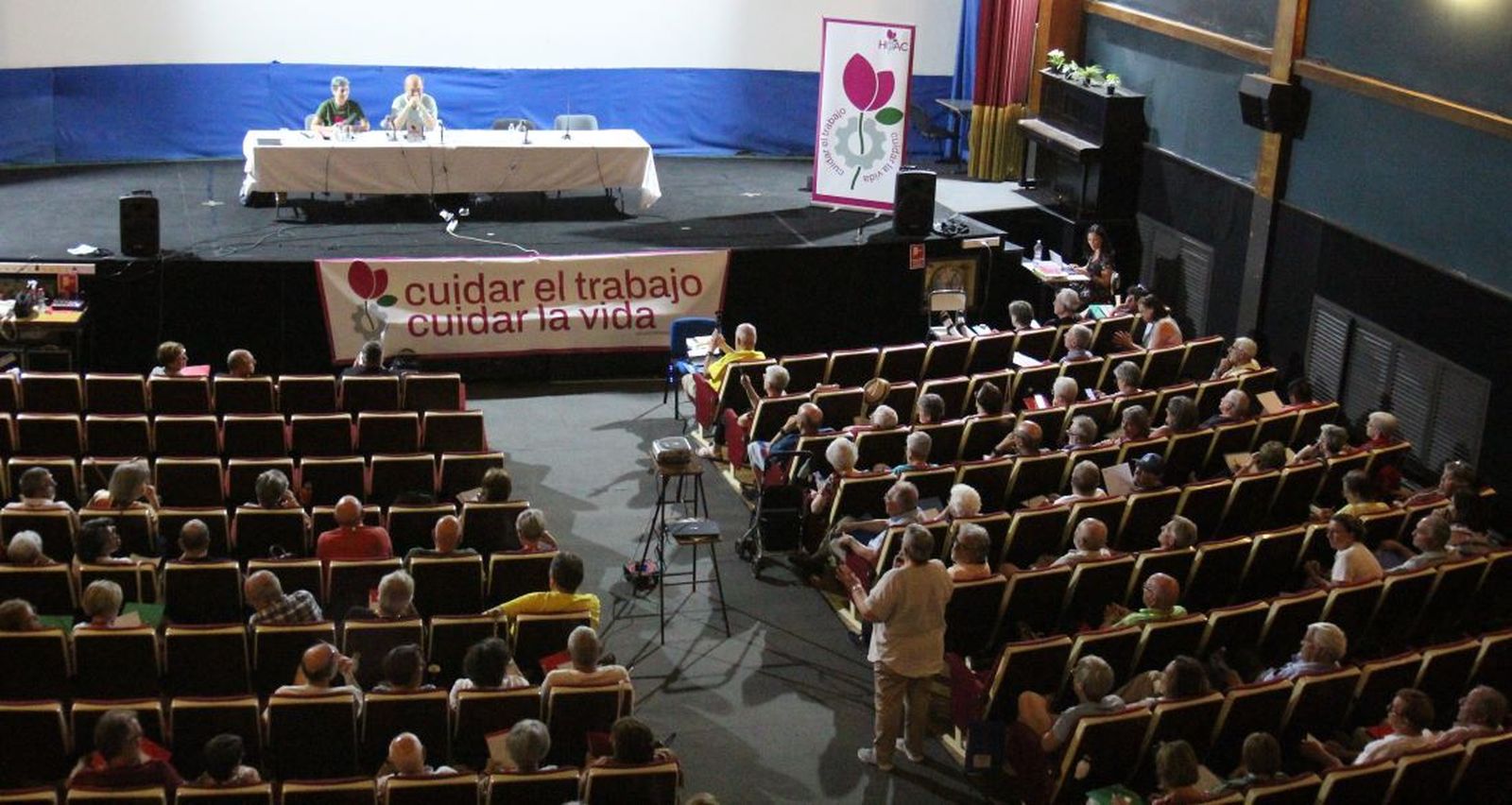 Fernando Rocha en los cursos de verano de la HOAC