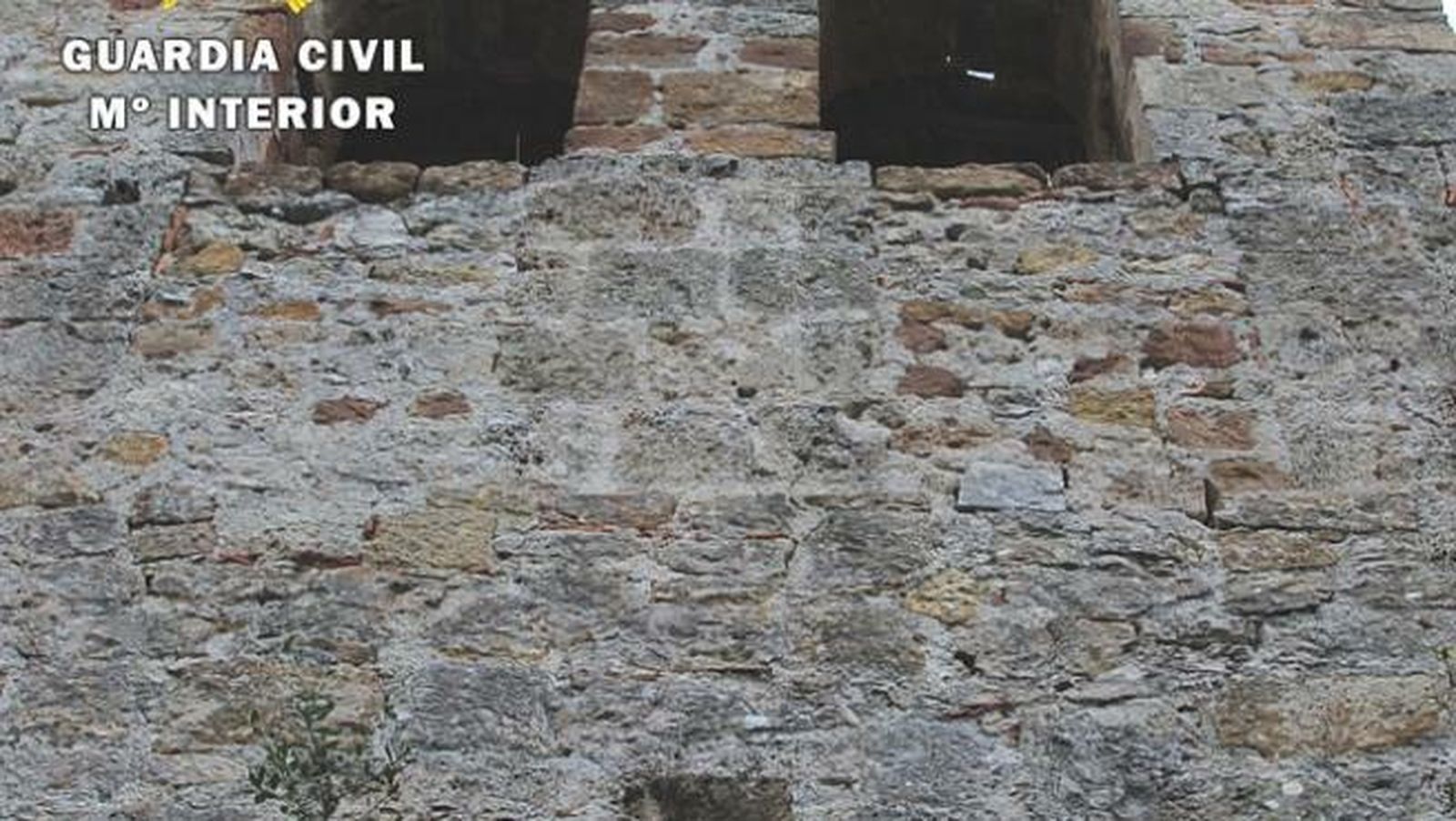 Campanario vacío de la iglesia de Hozabejas-Rucandio, en Burgos