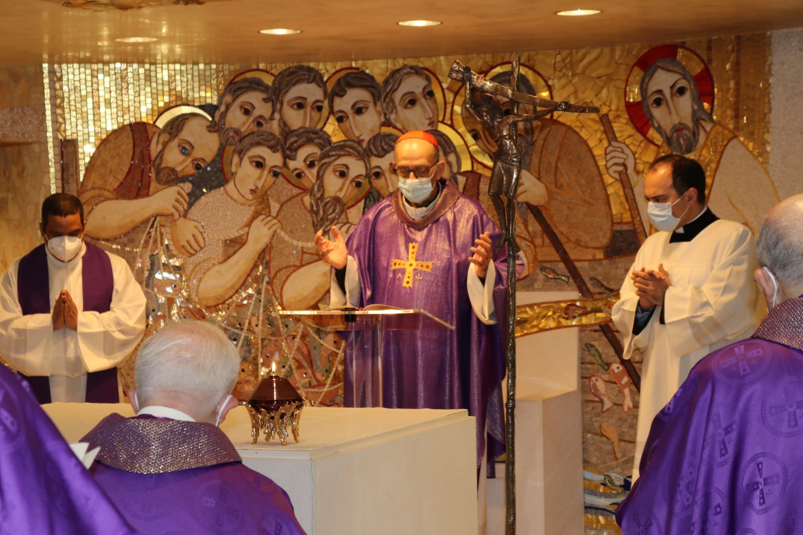 Omella, en la capilla de la CEE