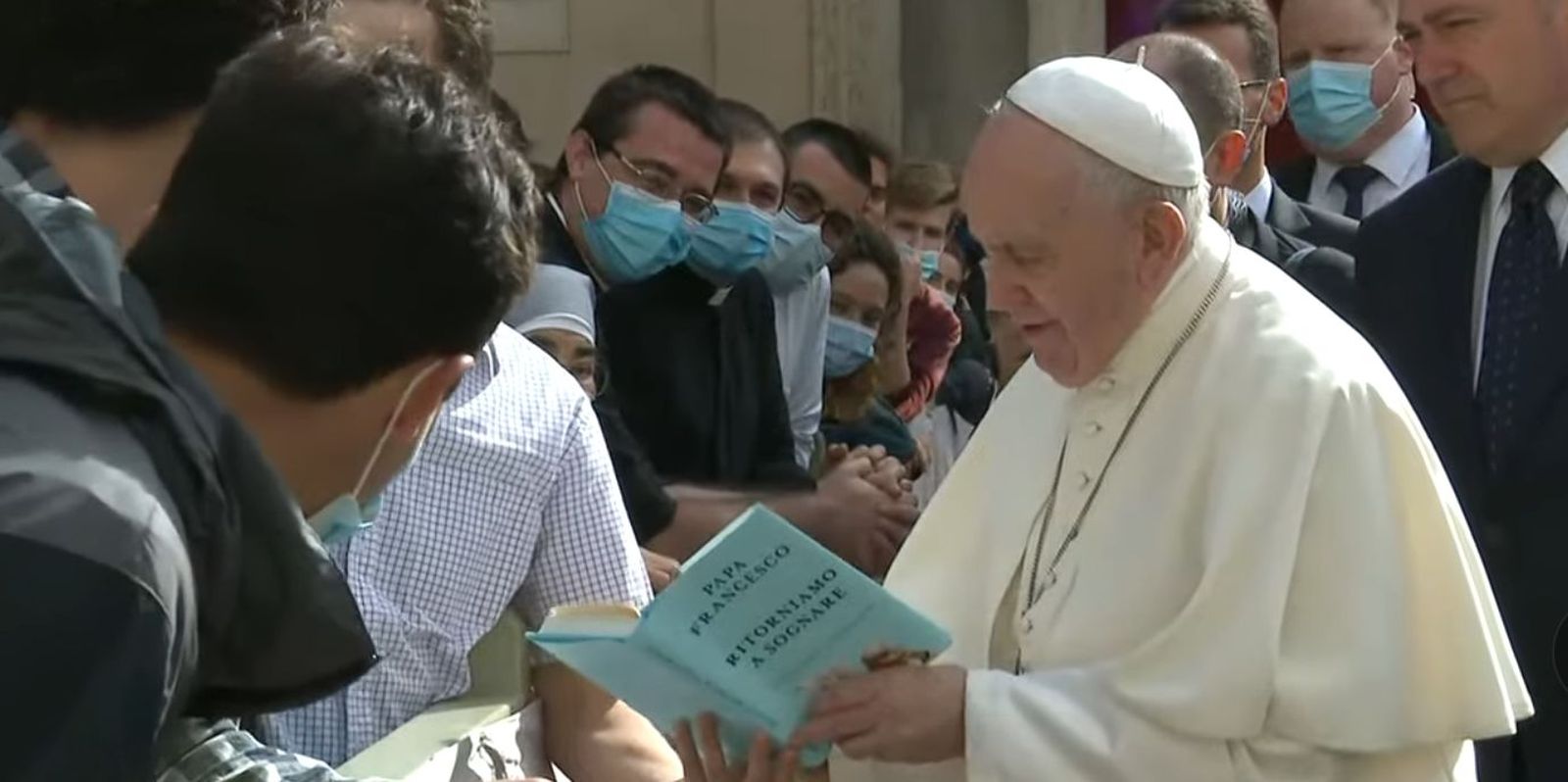 Papa y libro de Austeen