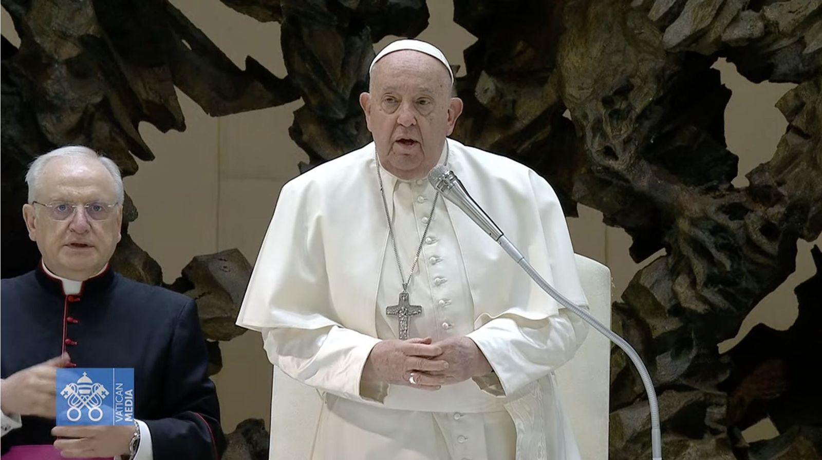 El rezo de Francisco al comienzo de la audiencia