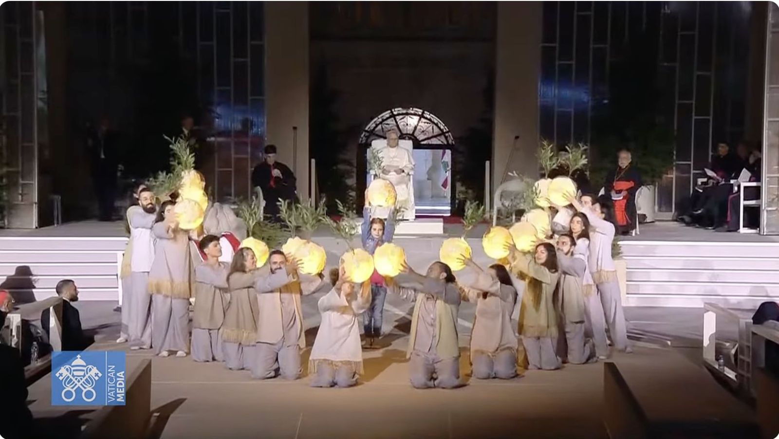 Los jóvenes y su apuesta por la paz, interpretada ante el Papa