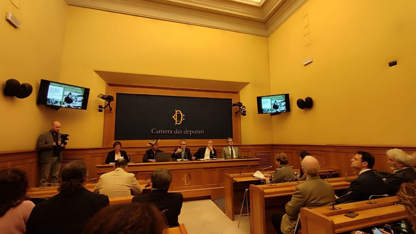 Acto en defensa de los Pueblos Indígenas