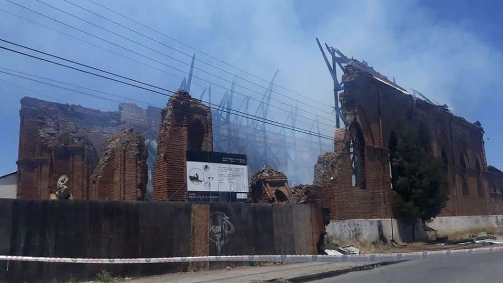 La iglesia de San Francisco de Curicó  tras el incendio