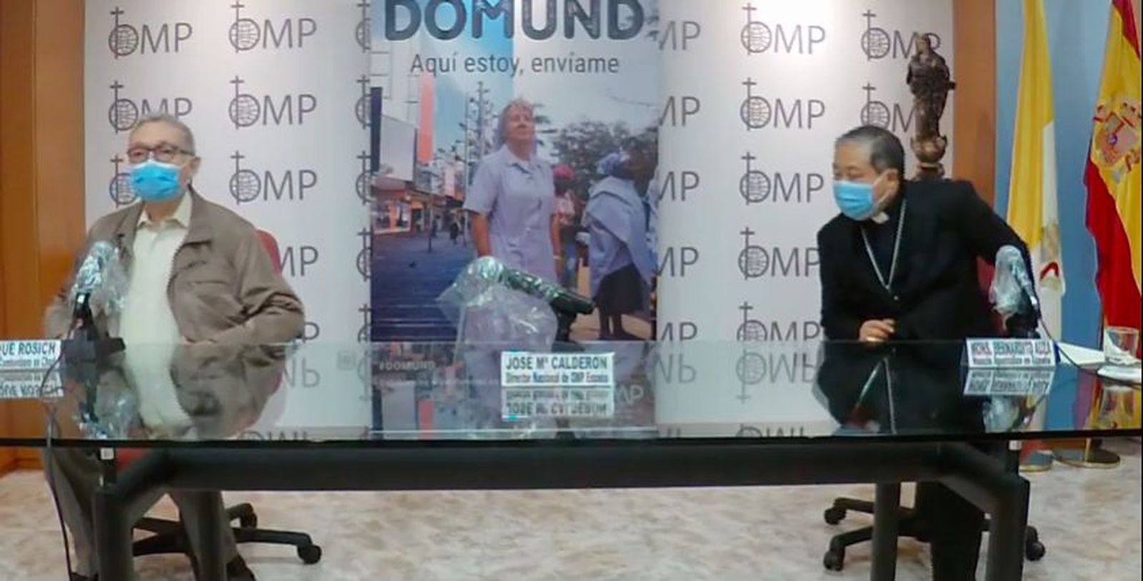 Enrique Rosich, misioneros comboniano en Chad, con el Nuncio Aúza