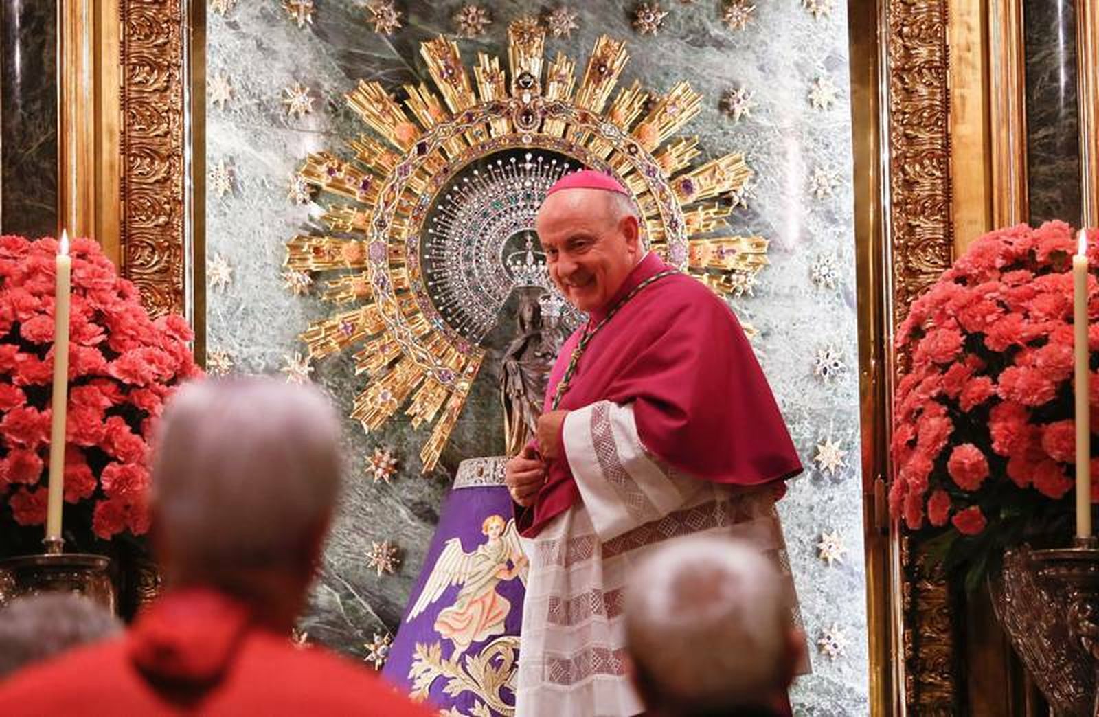 Monseñor Jiménez y la Virgen del Pilar