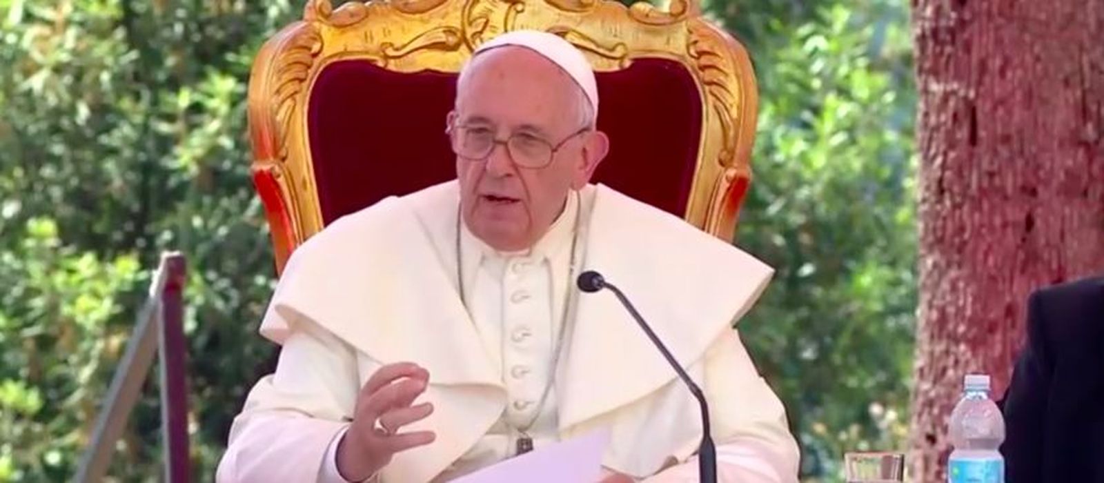 Francisco, durante su intervención en el congreso de Teología del Mediterráneo en Nápoles