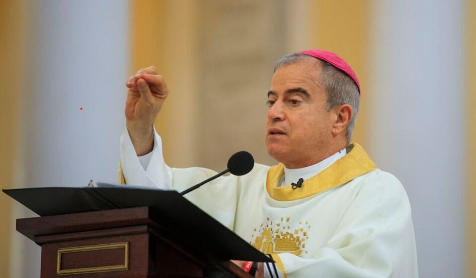 Monseñor Roberto Octavio González Nieves