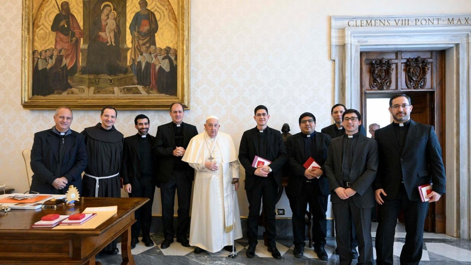 Francisco con el Colegio Sacerdotal Argentino de Roma