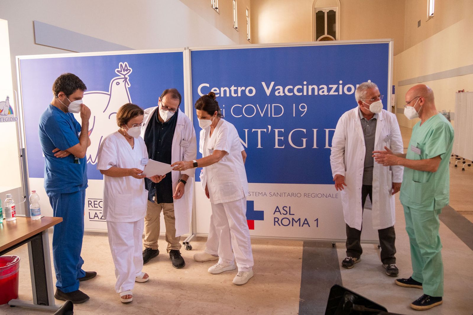 El centro de vacunación de Sant Egidio en Roma no deja a nadie atrás