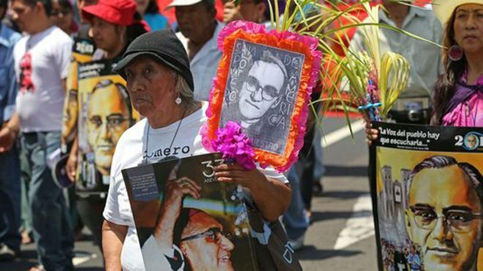 Romero, con el pueblo