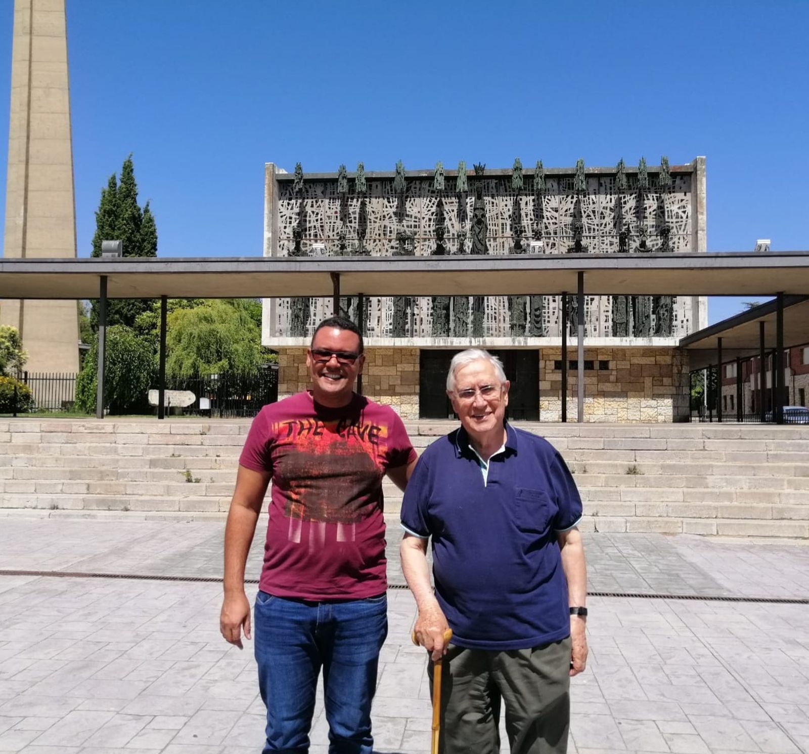 Fr. Manuel y Fr. Raisel en la Virgen del Camino