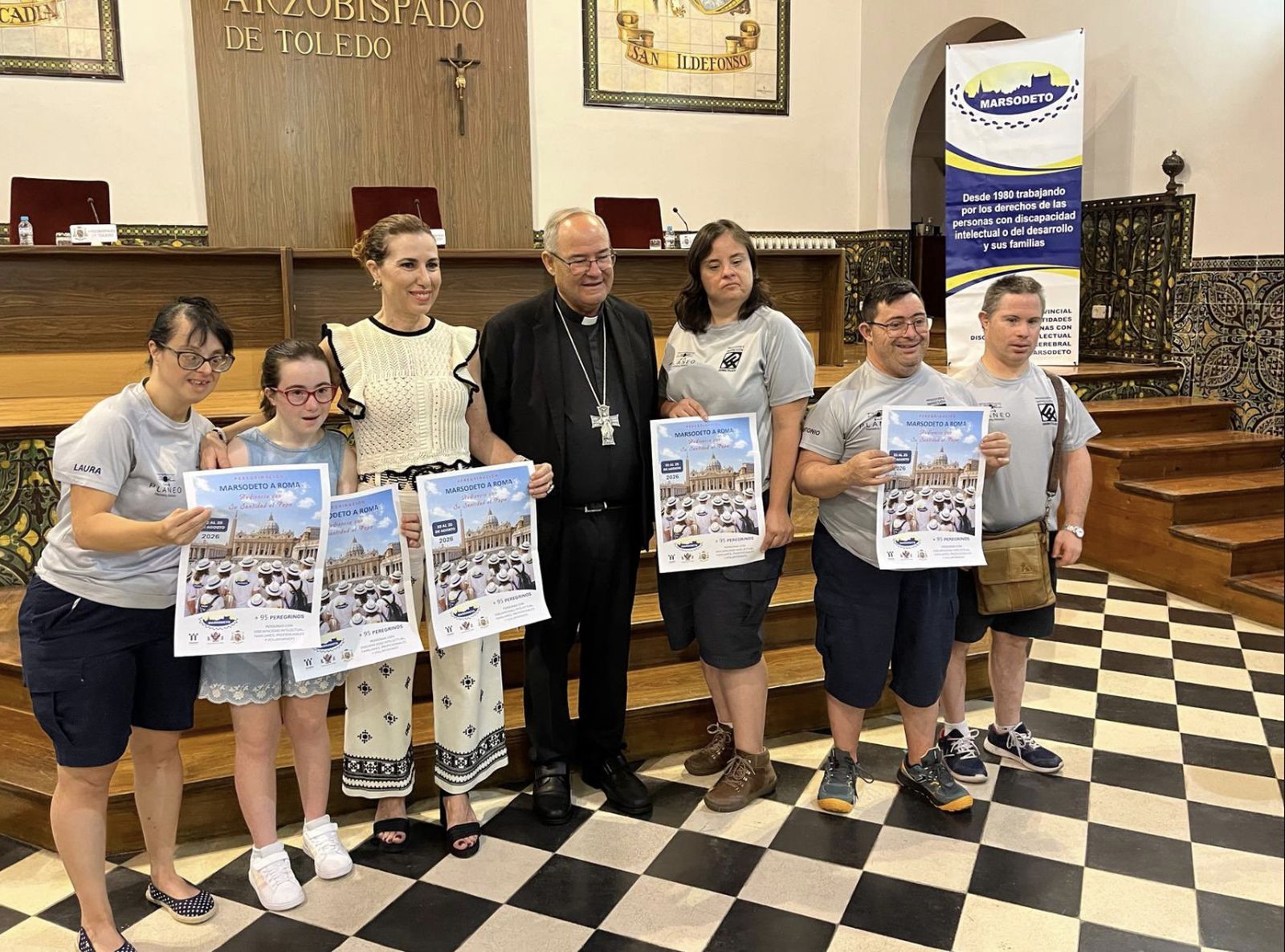 El arzobispo Cerro con representantes de Marsodeto