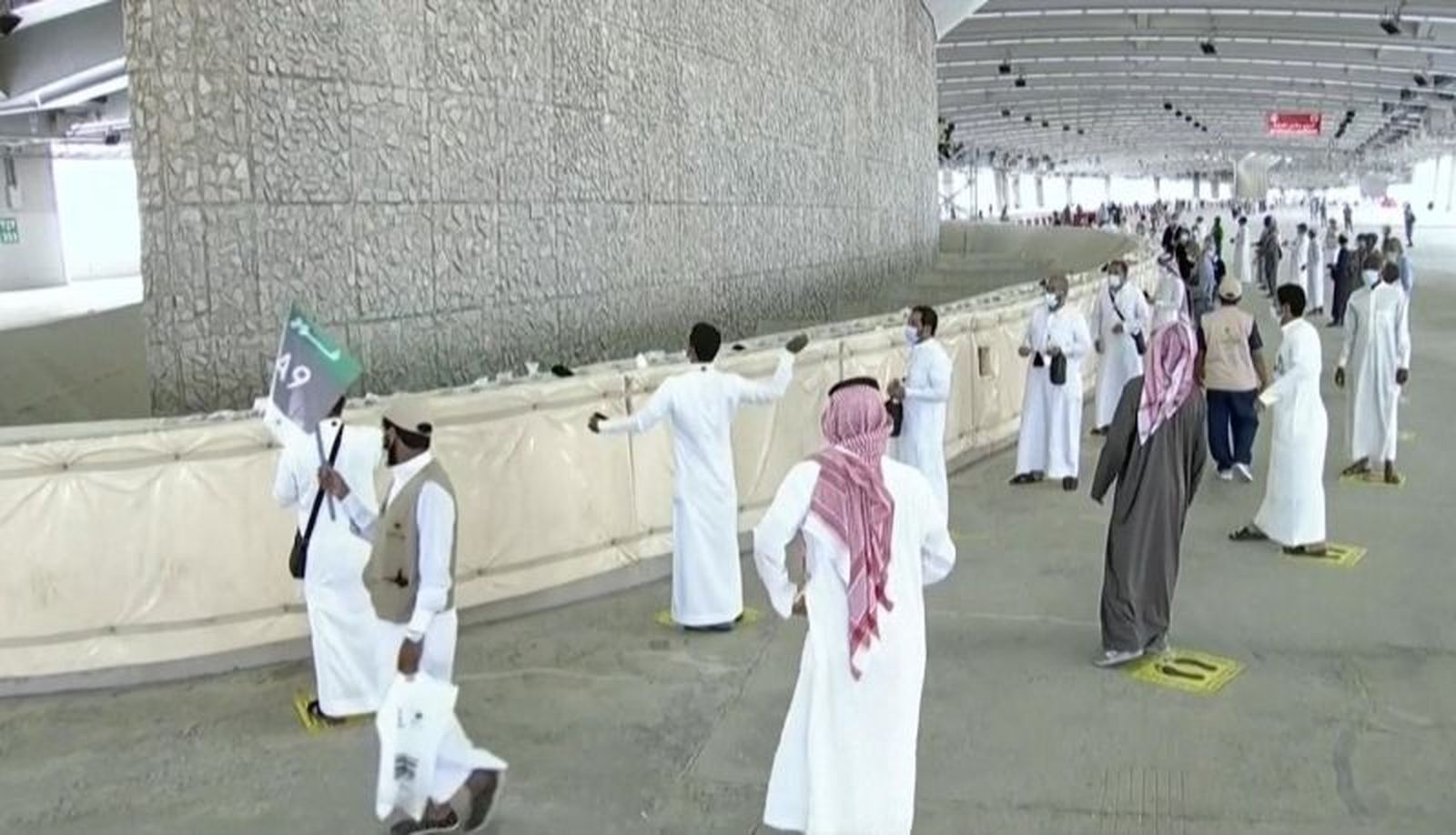 Los musulmanes, apedreando al diablo