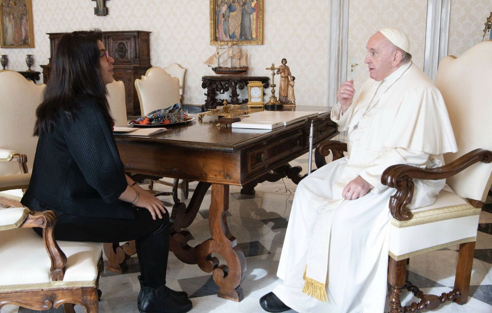 Papa Francisco y Paola Ugaz