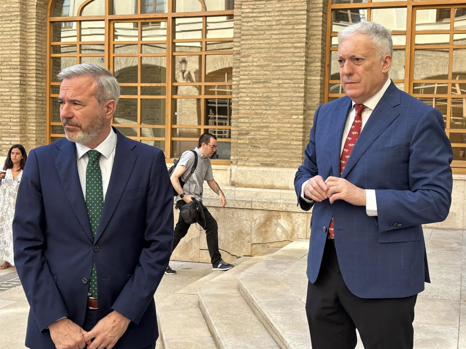 El presidente del Gobierno de Aragón, Jorge Azcón, y el consejero de Fomento, Octavio López