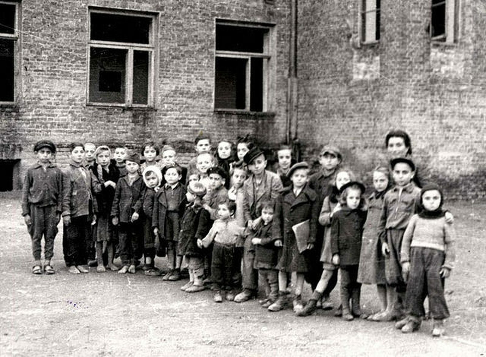 Niños judíos del gueto de Varsovia
