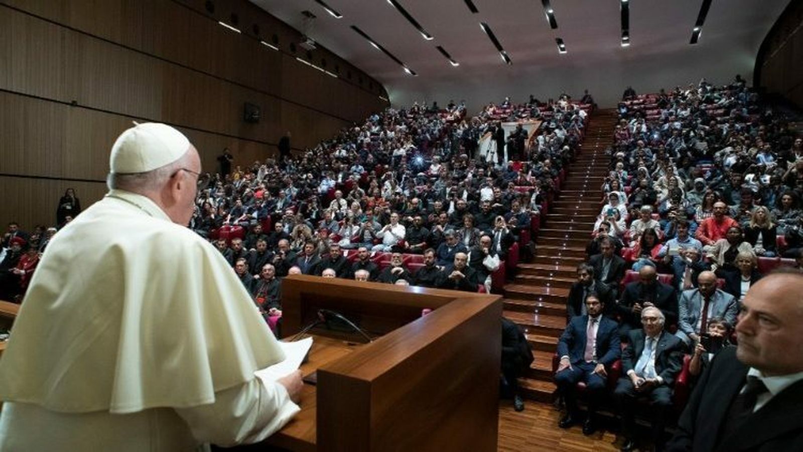 El Papa, a las universidades católicas