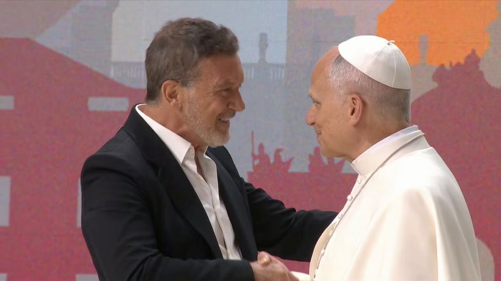 Antonio Banderas y León XVI
