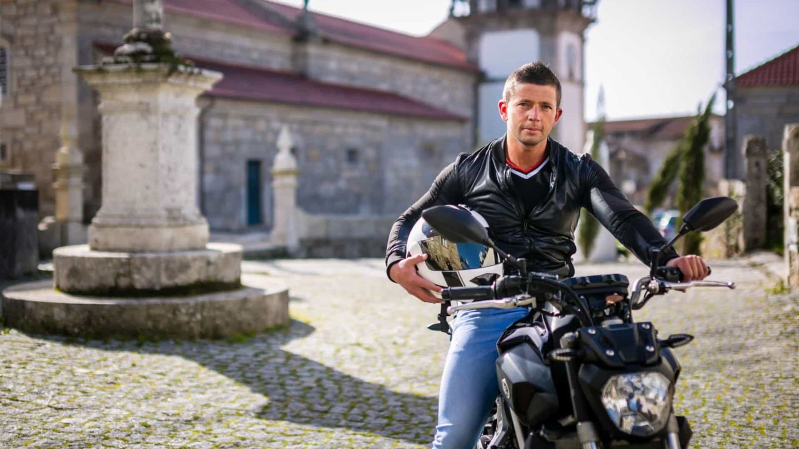 Ricardo Esteves, el cura "sexy" de Portugal