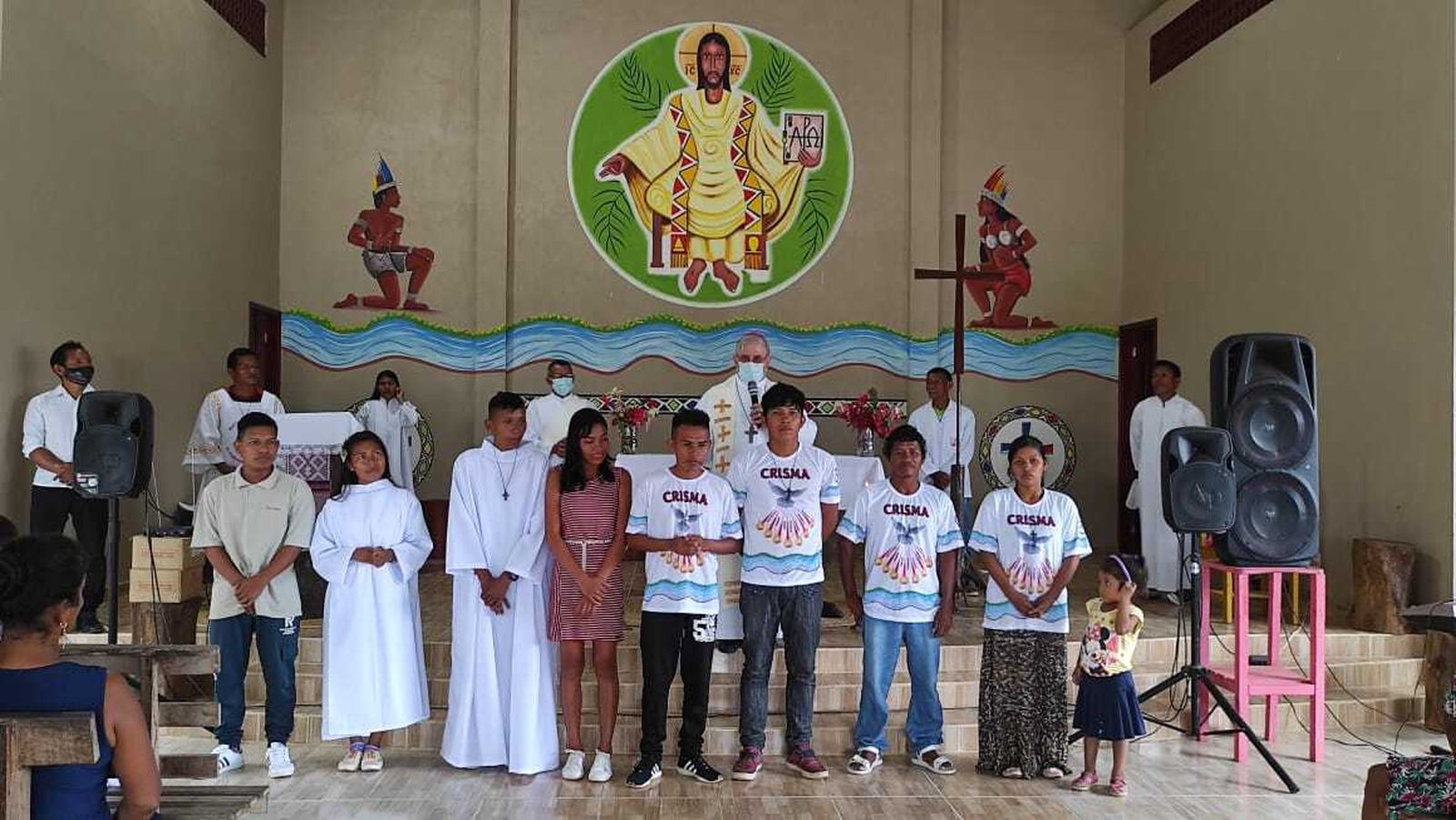 Mons. Adolfo Zon celebra con los indígenas