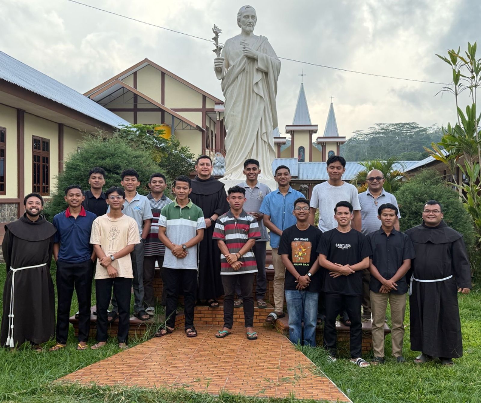Hermanos Menores OFM JPIC Indonesia