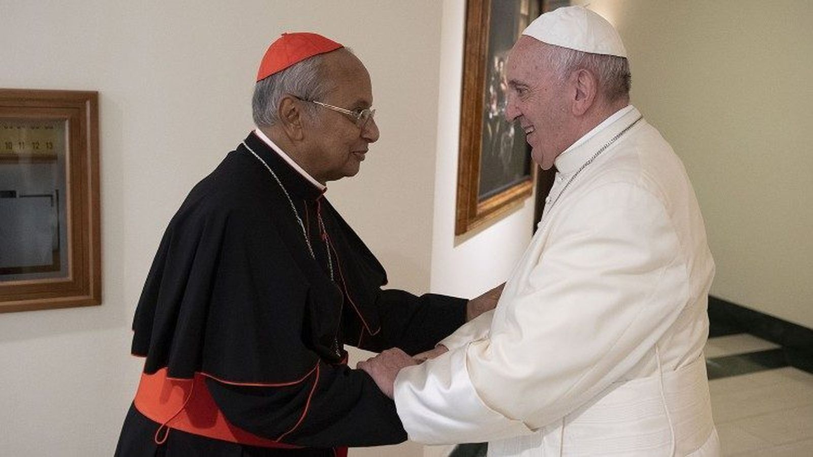 Francisco con el cardenal Malcolm Ranjith en el Vaticano