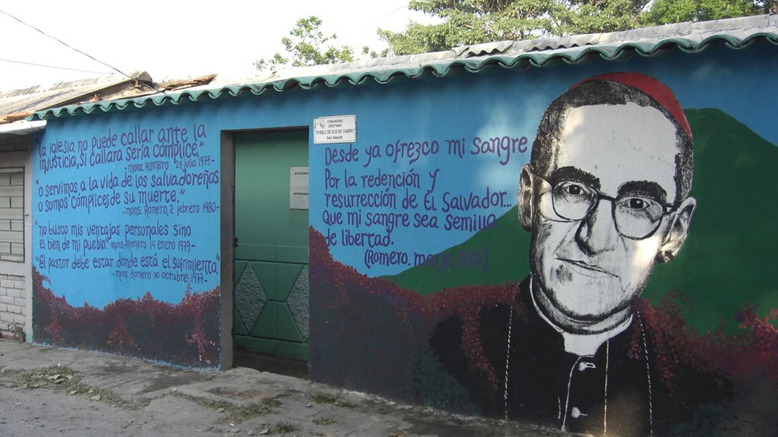 Monseñor Romero comprometido con los pobres