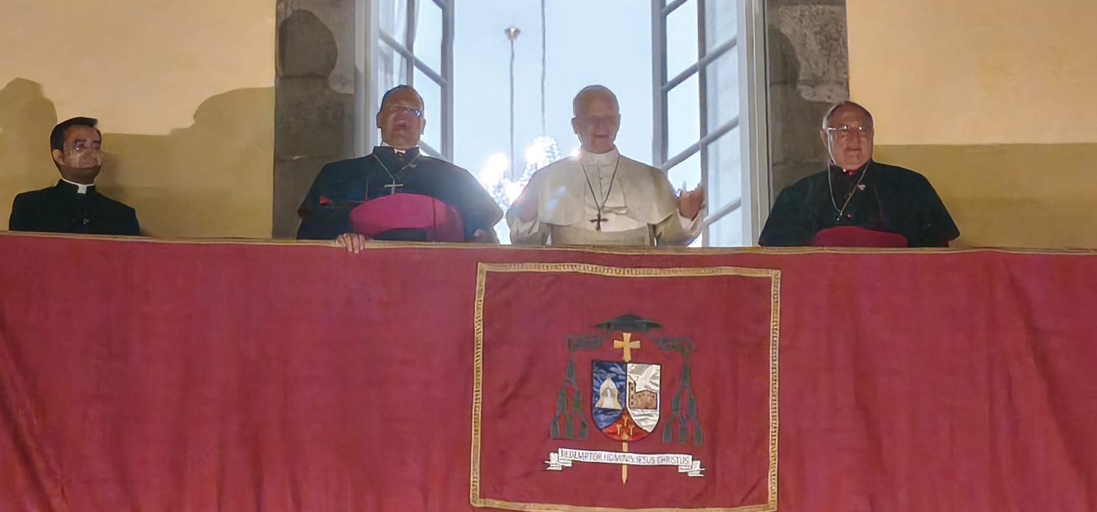 El Papa, desde el balcón