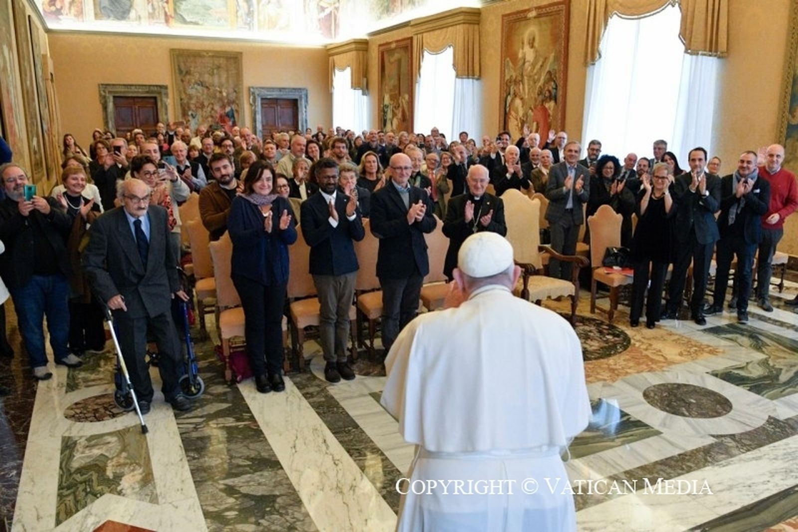 Francisco, con los voluntarios italianos