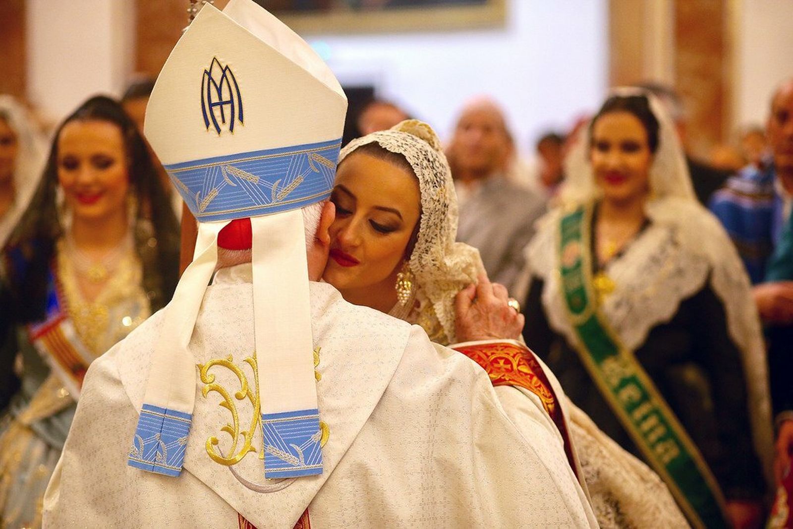Cañizares recibe a la Fallera Mayor de Valencia
