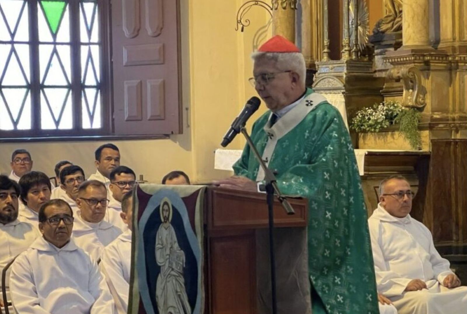 Cardenal Adalberto Martínez Flores