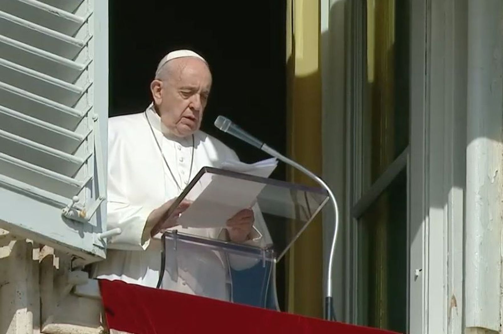 Bergoglio en su discurso del Angelus