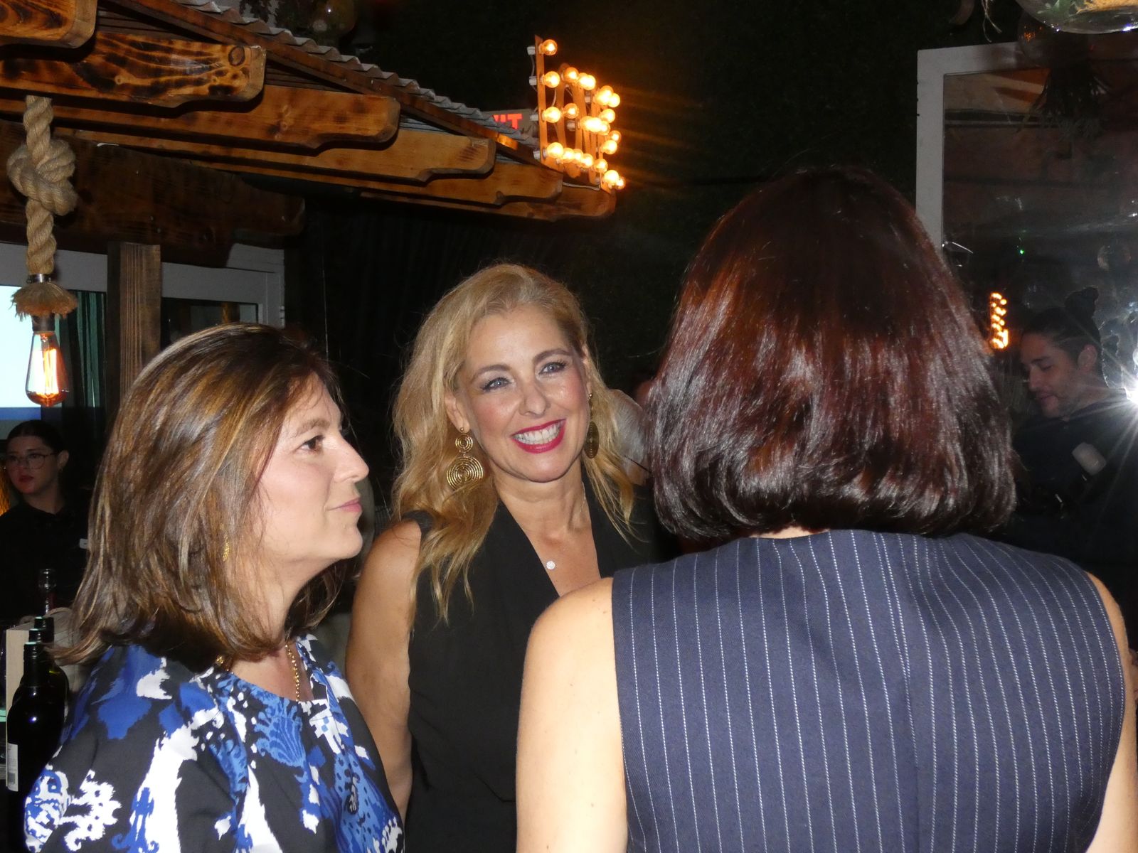 La periodista Rocío Sañudo y Chabeli Iglesias