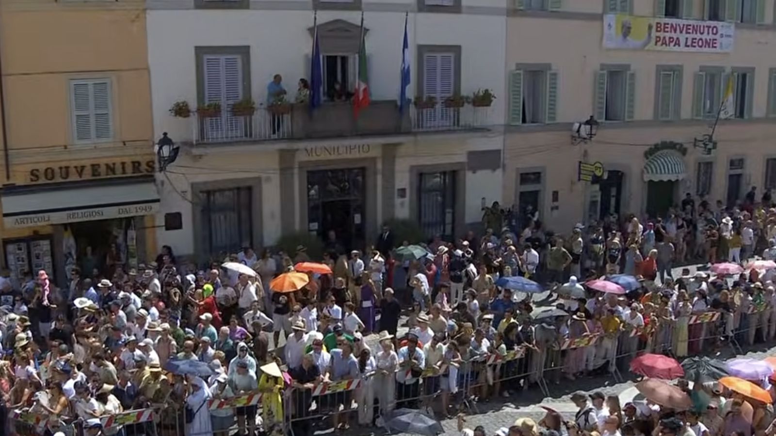 Fieles en Castel Gandolfo