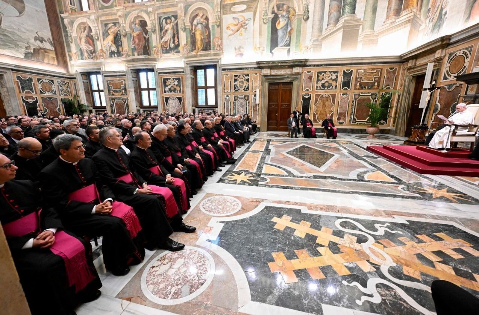 Audiencia papal con los participantes del Curso Internacional promovido por el Tribunal de la Rota Roman