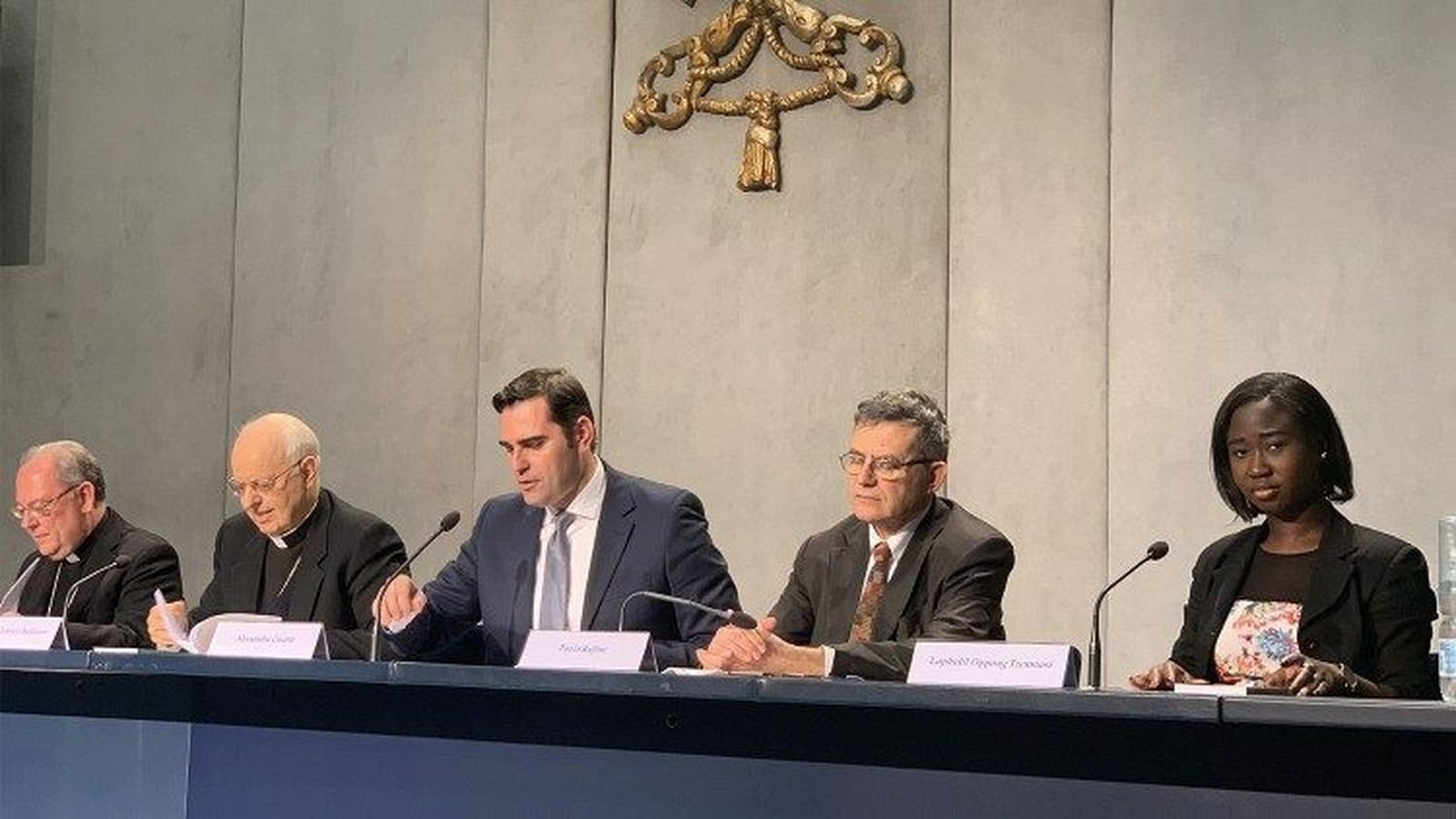Presentación de 'Christus Vivit' en la Sala Stampa