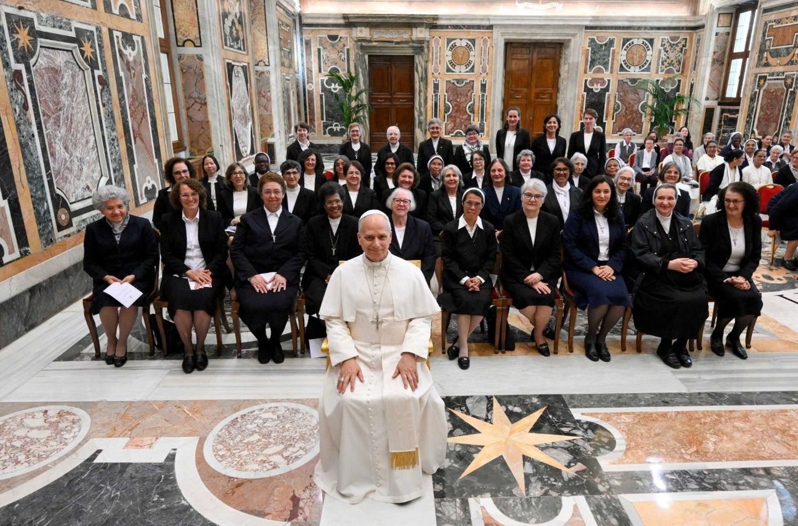 Audiencia a las dos congregaciones femeninas