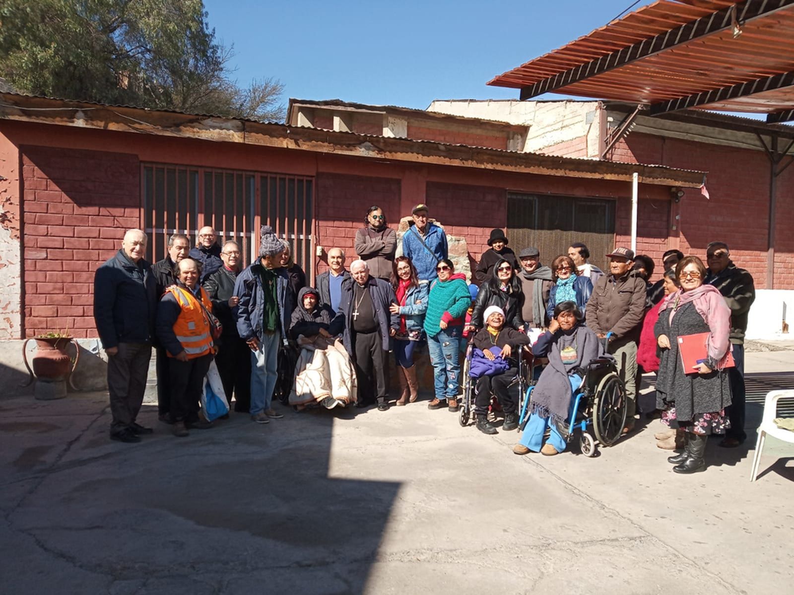 Cañizares visita en Chile a personas con discapacidad