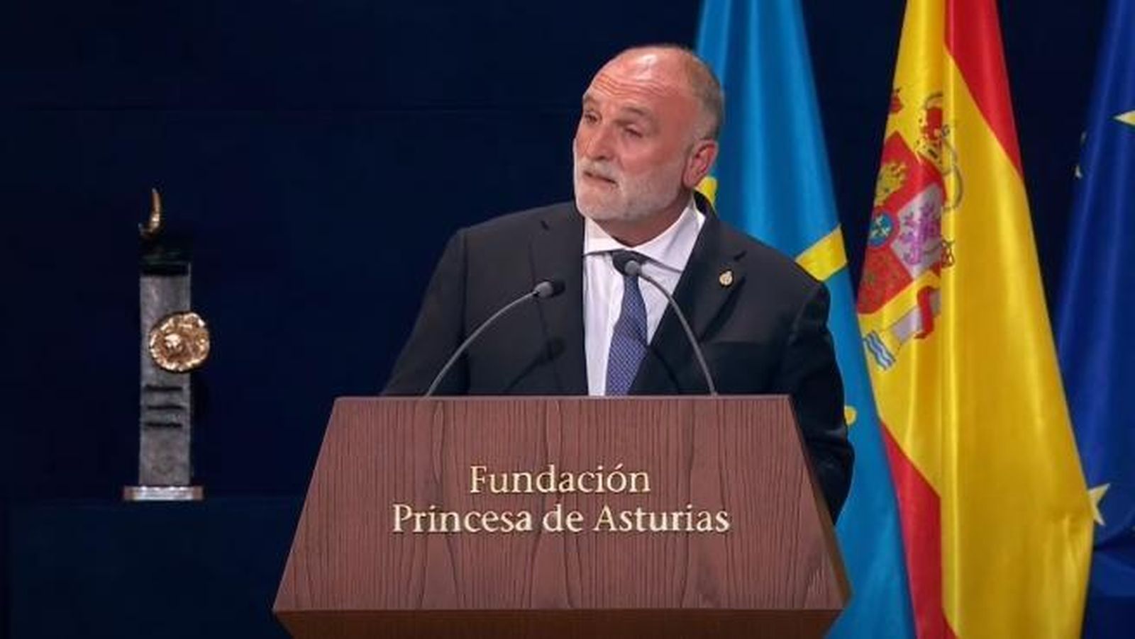 José Andrés: "El mundo necesita mesas más largas, y no muros más altos"