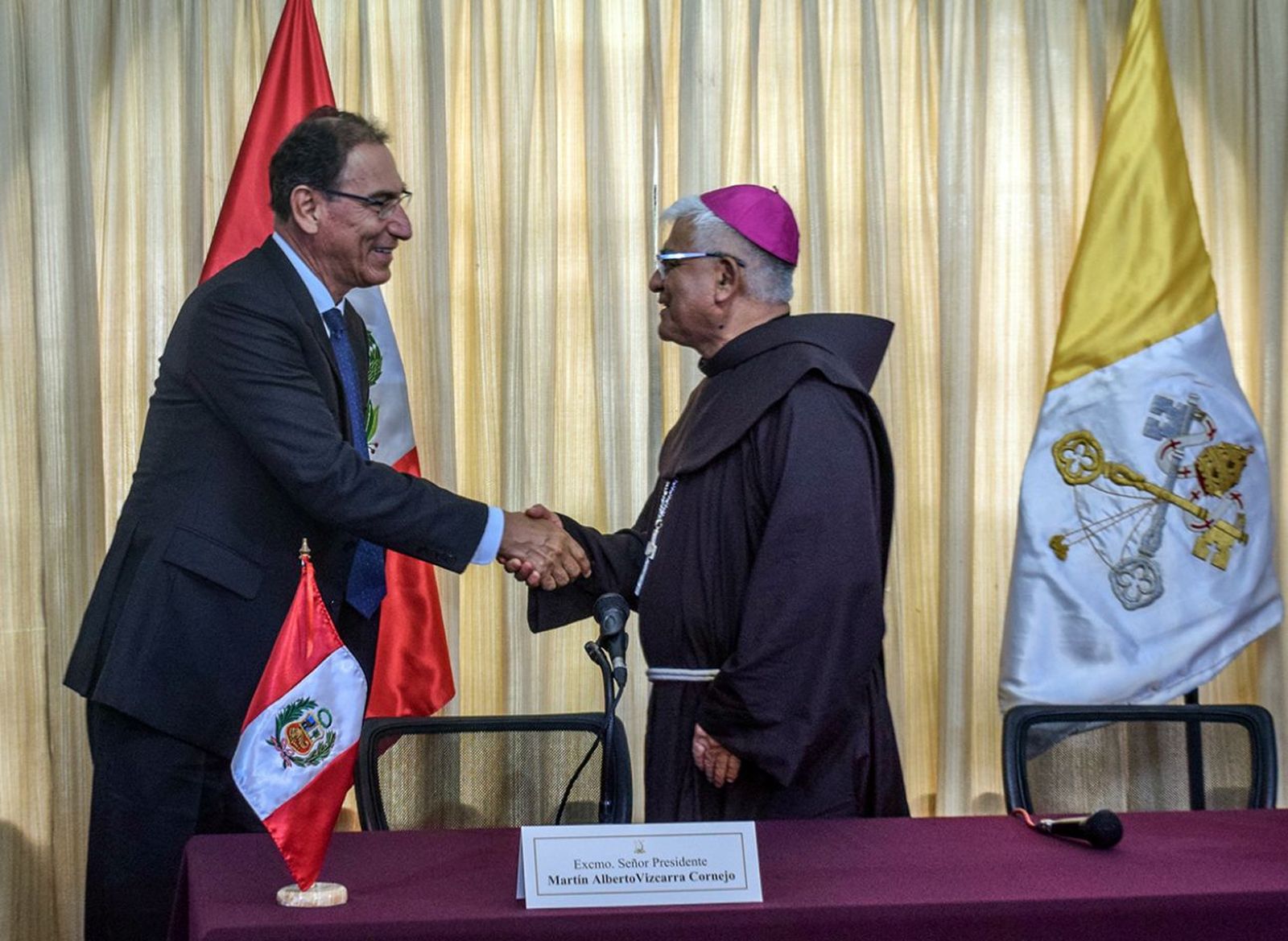 El ex presidente Vizcarra y monseñor Cabrejos, presidente del episcopado peruano