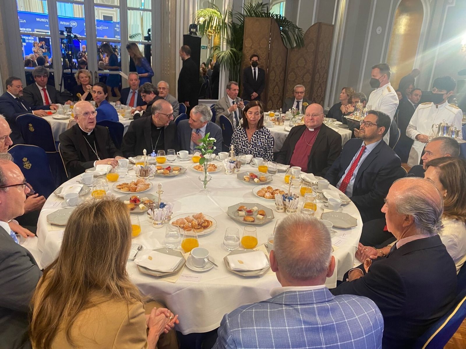 Mesa presidencial de Omella