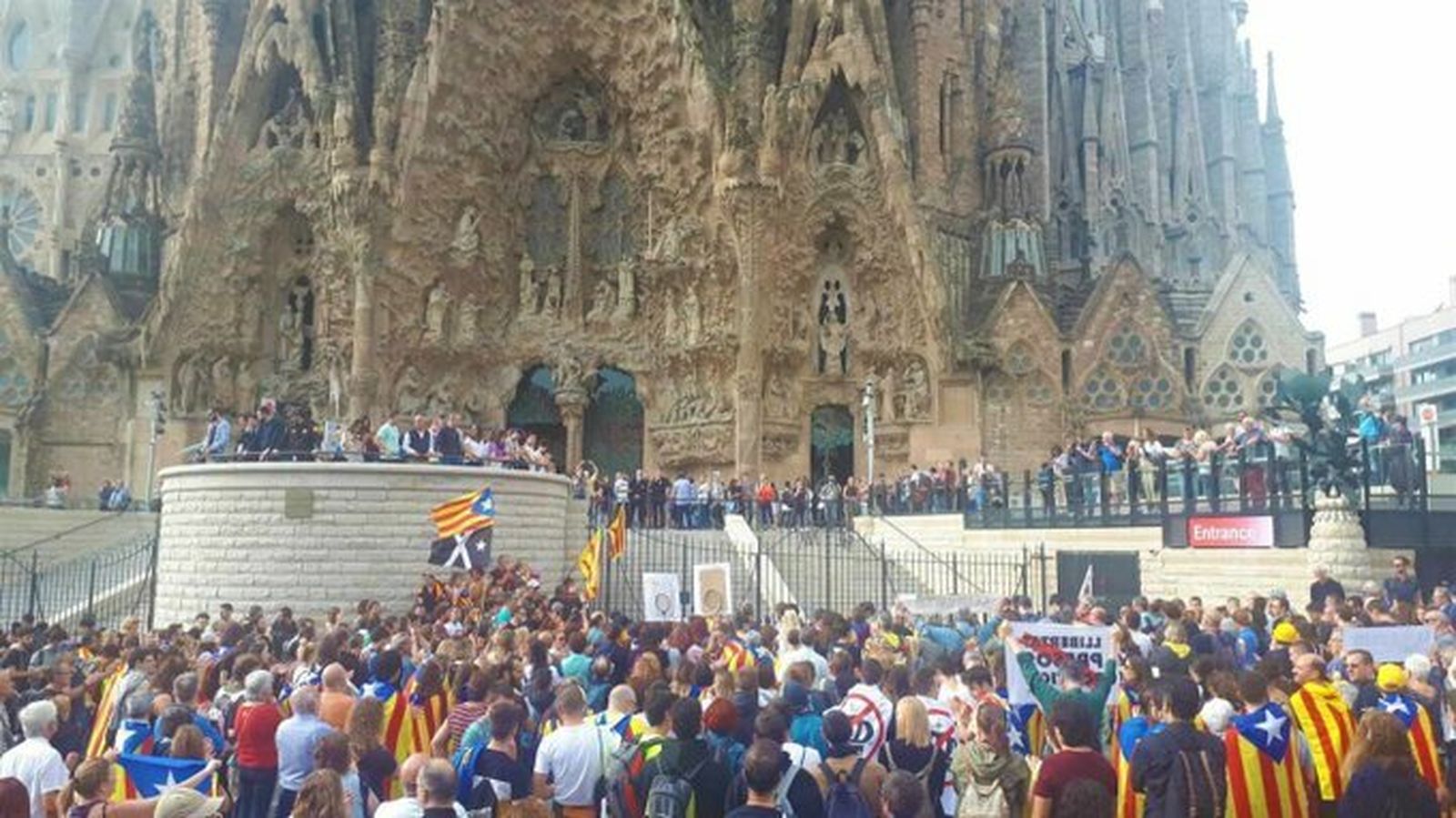 El acceso a la Sagrada Familia, bloqueado