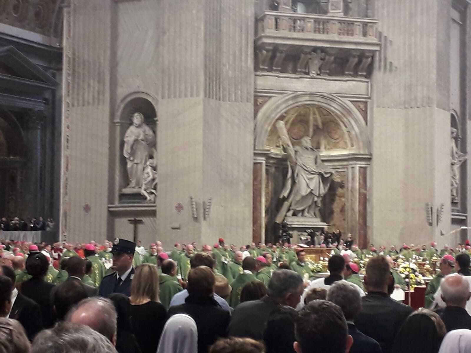 Procesión de la misa conclusiva del Sínodo