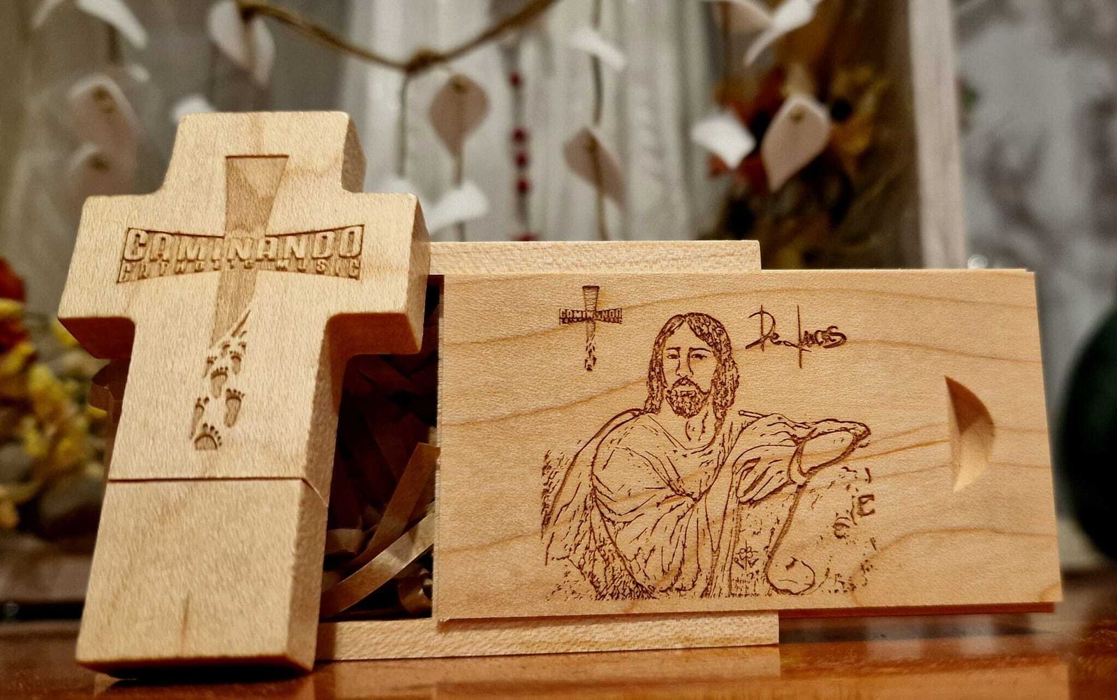 EL grupo musical (CCM) presenta su nuevo trabajo y se ofrece a cantar más adelante en las parroquias afectadas