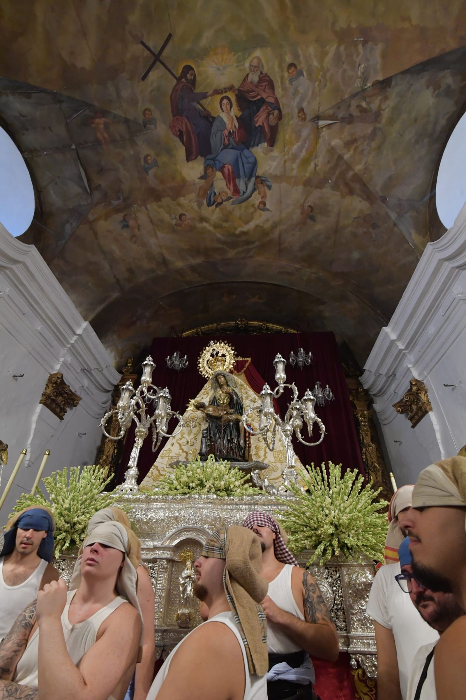 Costaleros Hermandad de Nuestra Señora de África
