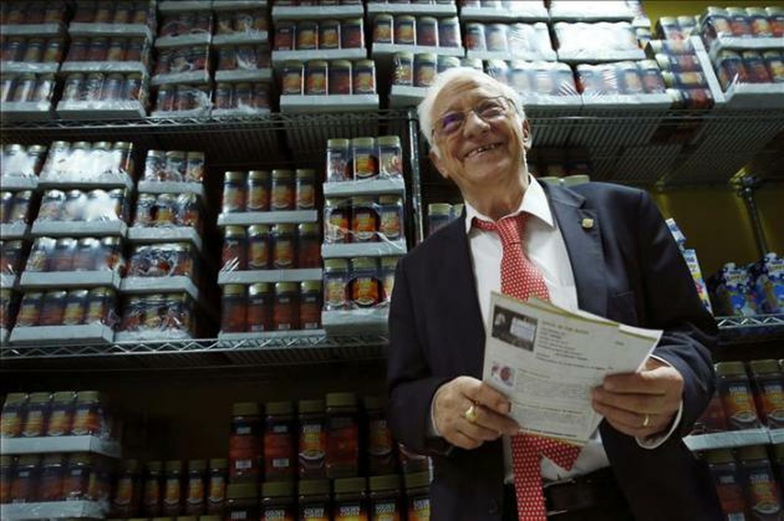Padre Ángel, en un comedor social