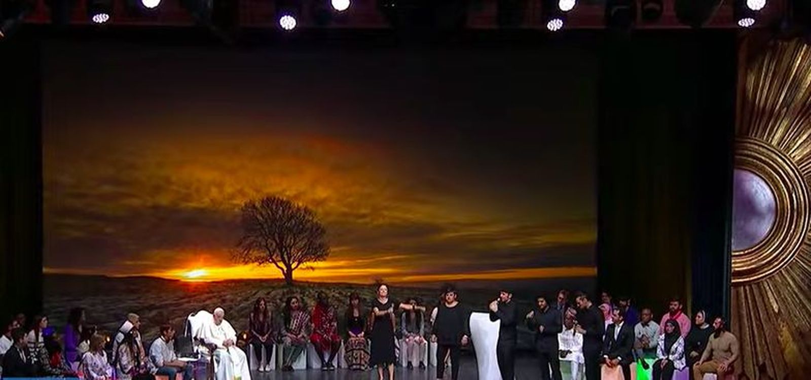 Francisco, con los jóvenes de Asís