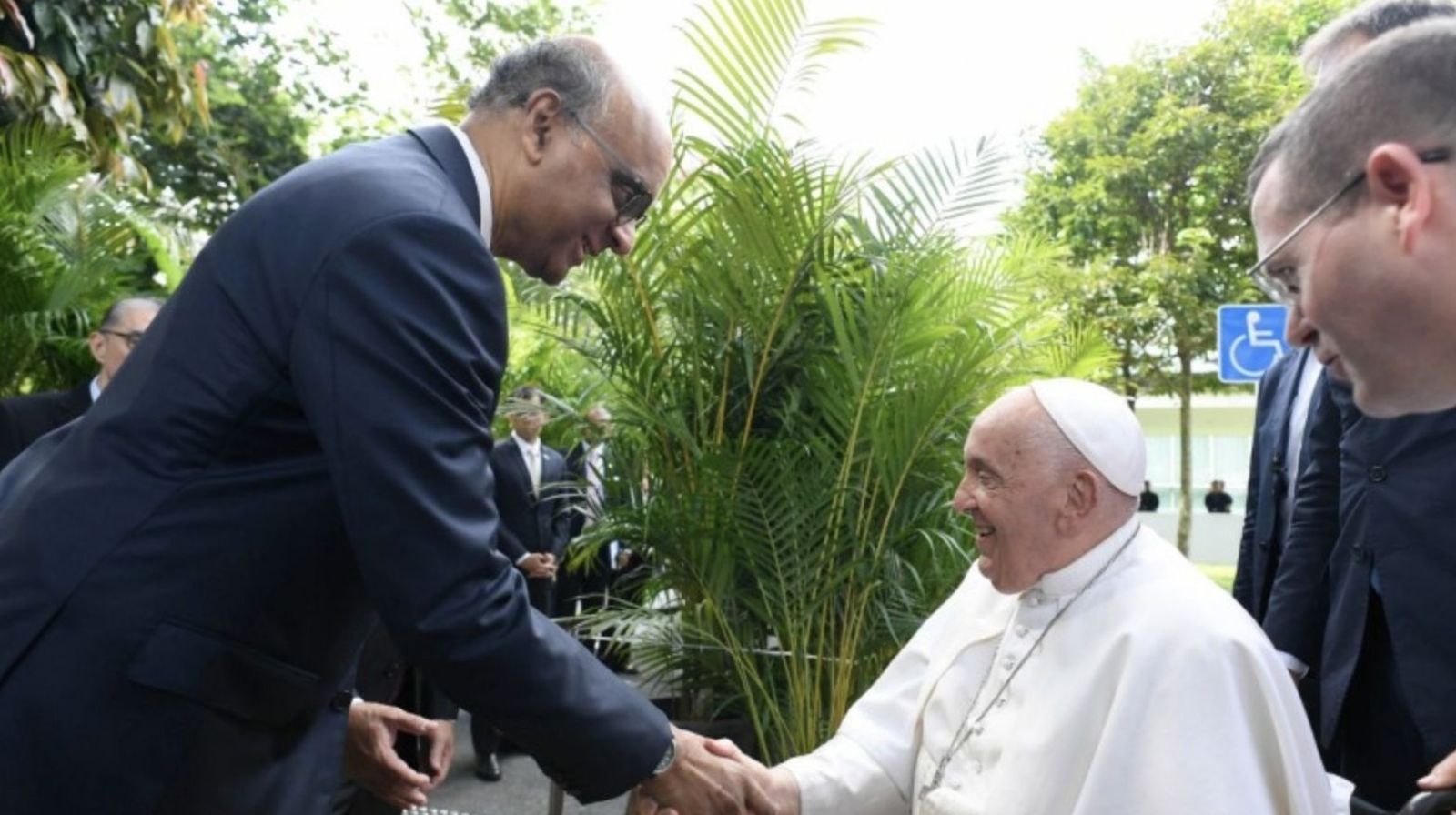 El Papa, con el presidente de Singapur