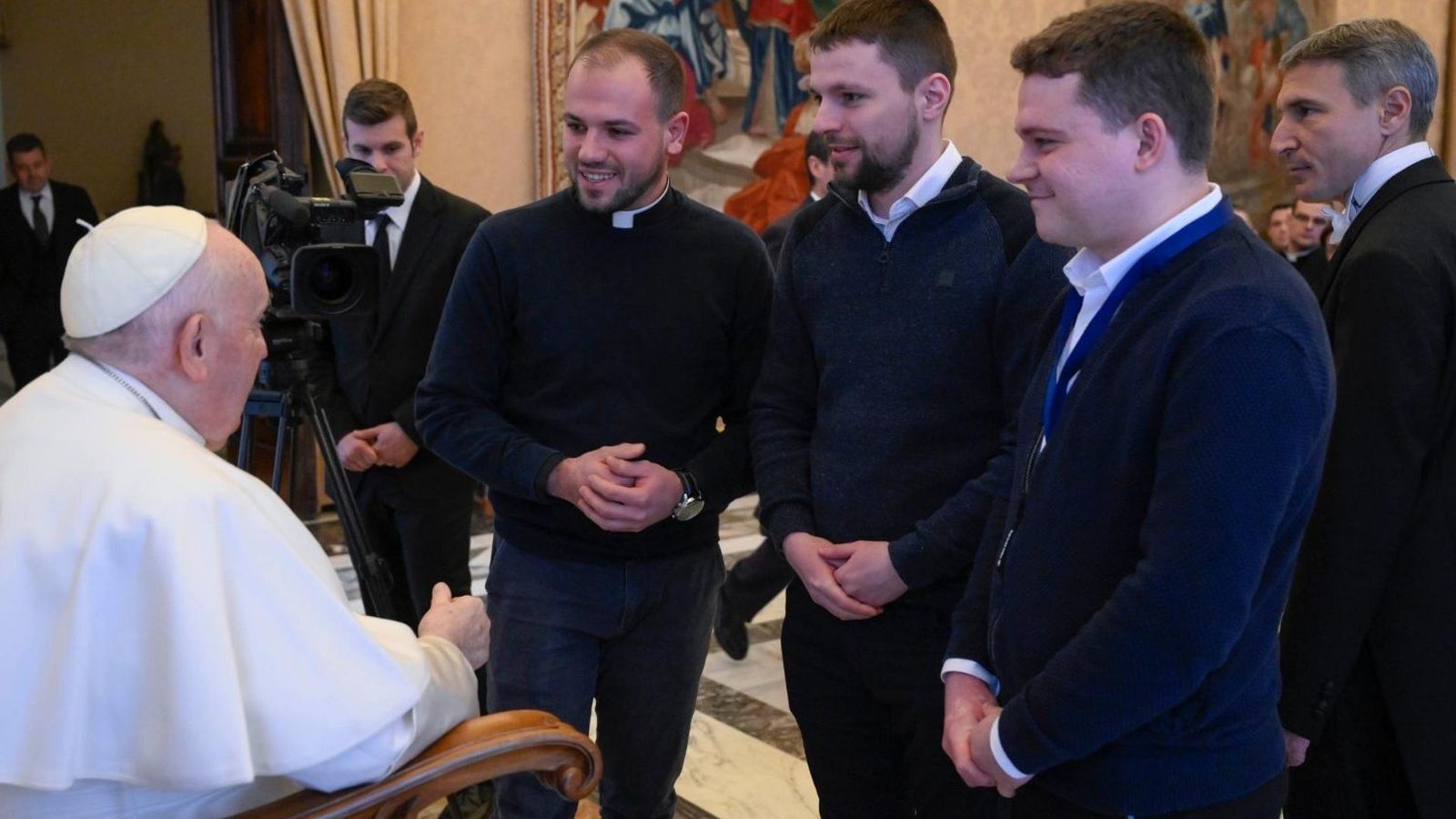 Francisco, con los Oblatos Diocesanos de Milán